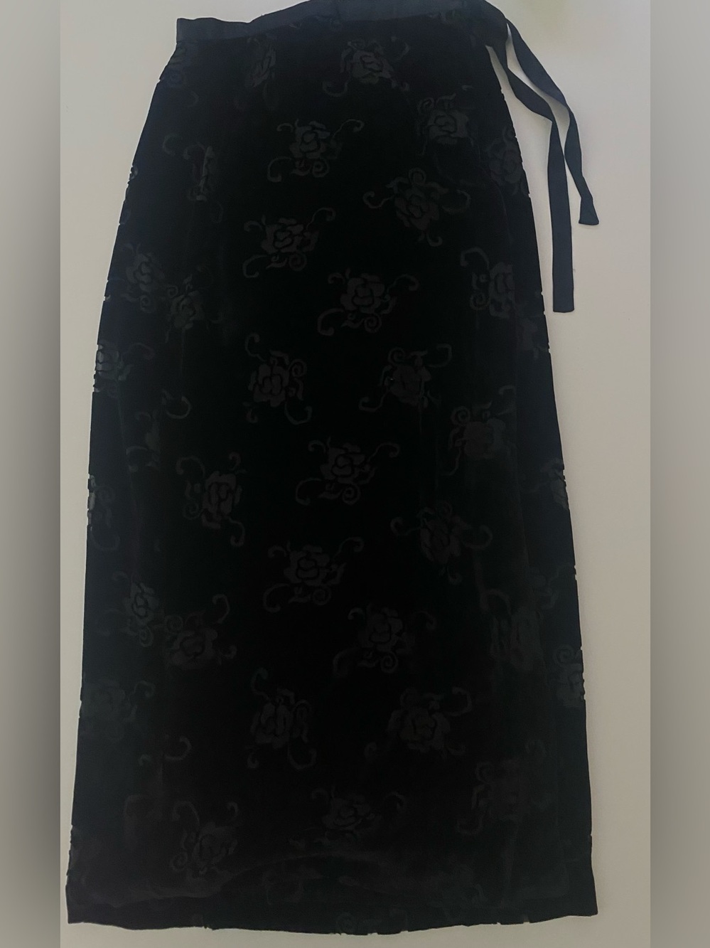 GSP Black Velvet Tie-Waist Maxi Skirt